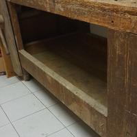 Vecchio tavolo da falegname