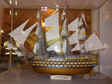 Modelli di navi d’epoca- HMS Victory e veliero