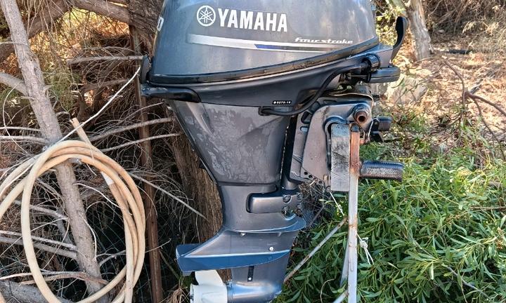 Motore fuoribordo Yamaha 20 HP four stroke piede c