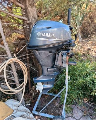 Motore fuoribordo Yamaha 20 HP four stroke piede c