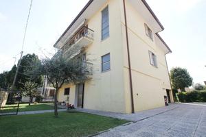 Villa di 145 m² con 4 locali e box auto a Selvazza