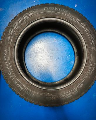 Gomme invernali Nokian 215/60 R17C 109/107 T