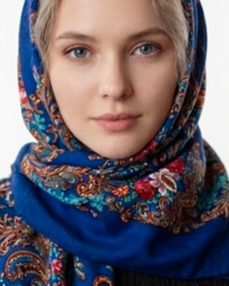 Fazzoletto con motivi Russia in lana e viscosa 