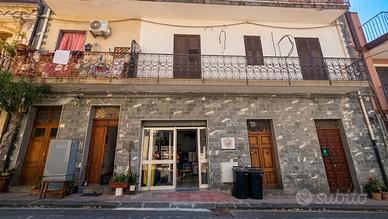 Intero Palazzo / Stabile Indipendente - Graniti