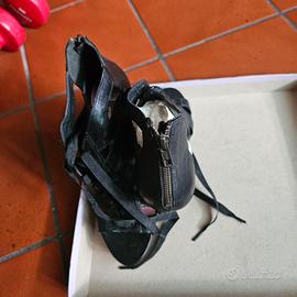 sandali neri fornarina 