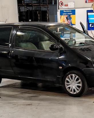 RENAULT TWINGO 1.2 8V 43KW KM 126.000 