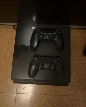 PS4 FAT + 7 giochi + 2 controller