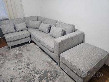 Divano angolo con pouf