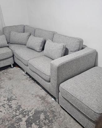 Divano angolo con pouf
