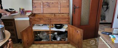 Mobile in legno detto “madia’