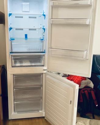 Frigorifero/congelatore Electrolux LNT5ME32W1