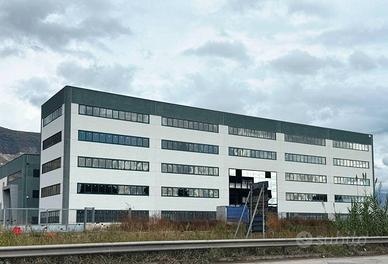 Immobile di 330 m² a Nola