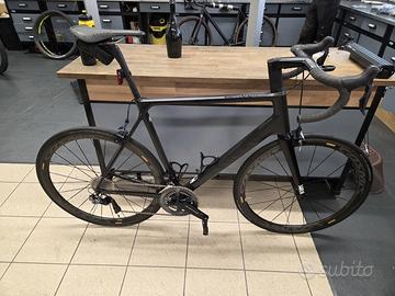 Canyon Ultimate CF SLX durace Di2 6,7 kg tg XL