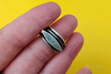 Anello artigianale in argento


