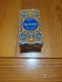 Blonde - Versace's