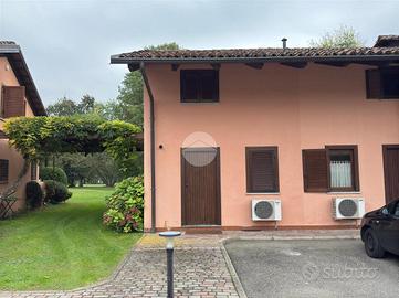 VILLA A SCHIERA A CHERASCO