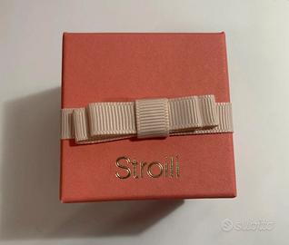 Anello in argento con design moderno