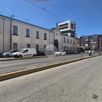 NEGOZIO A NAPOLI