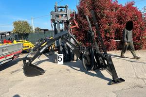 A189 - Braccio retro escavatore per trattore