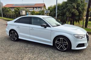 Audi A3 Sedan  S - Line 