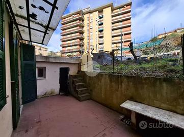 4 LOCALI A GENOVA
