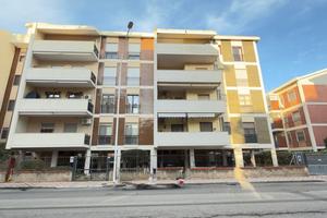 Cagliari ampio quadrivano piano alto con Postoauto