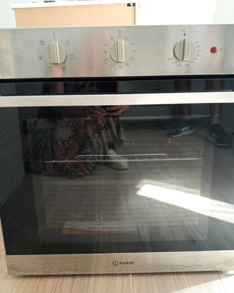 forno Indesit IFW 6530 IX da incasso