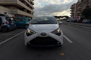 Toyota Aygo Connect 1.0 VVT-i 72 CV 5 porte x-cool