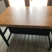 Moderno tavolo da cucina