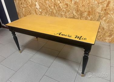 Tavolino restyle oro e nero