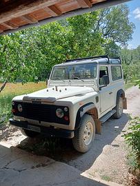 Land Rover Defender 90