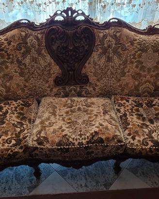 salotto e poltrone stile barocchetto vintage
