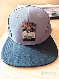 Cappello Adidas Originals Snapback Grigio