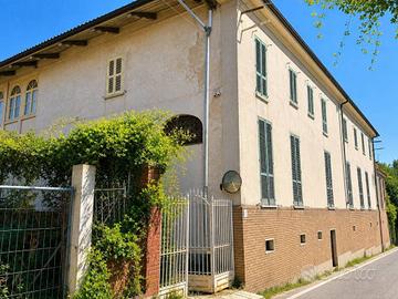 Villa di 1024 m² con più di 5 locali a Biella