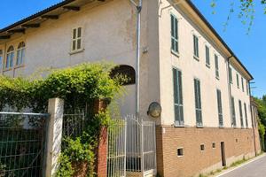 Villa di 1024 m² con più di 5 locali a Biella