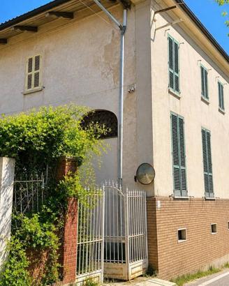 Villa di 1024 m² con più di 5 locali a Biella
