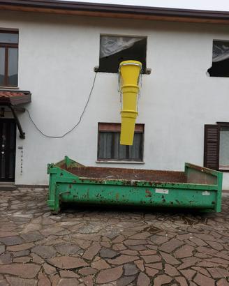 tramoggia con supporto e 2 convogliatori macerie