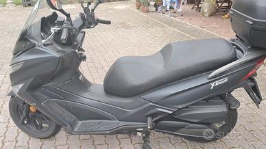 scooter kymco 300 i