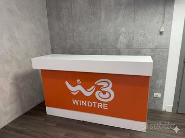 Bancone Bianco, negozio Telefonia