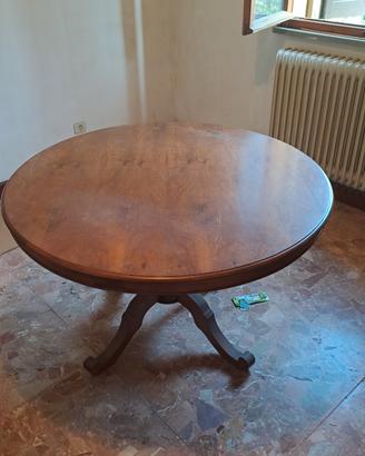 Tavolo rotondo in legno