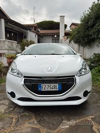 Puegeot 208 / 2015 ( neopatentato ok)