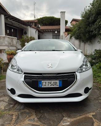 Puegeot 208 / 2015 ( neopatentato ok)
