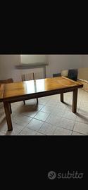 Tavolo e sedie