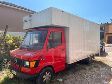 Furgone Mercedes allestimento da ambulante