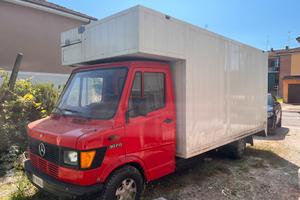 Furgone Mercedes allestimento da ambulante