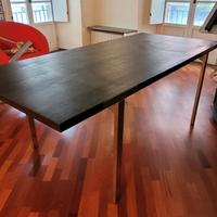 Tavolo-scrivania IKEA nero e acciaio