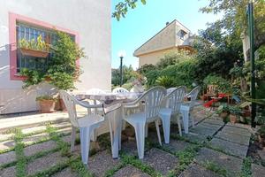 CASA SEMINDIPENDENTE A PINETO