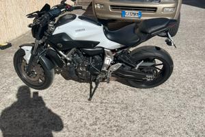 Yamaha Mt 07 depotenziata 2015