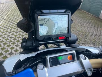 X-adv 750