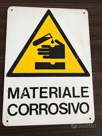Pericolo materiale corrosivo vintage
